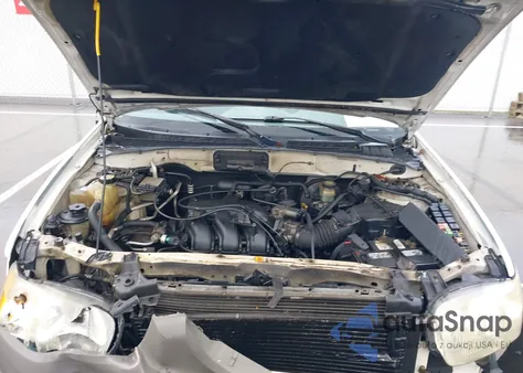 2001 Ford Escape Xlt z USA, uszkodzony, nr VIN 1FMYU03181KC55279